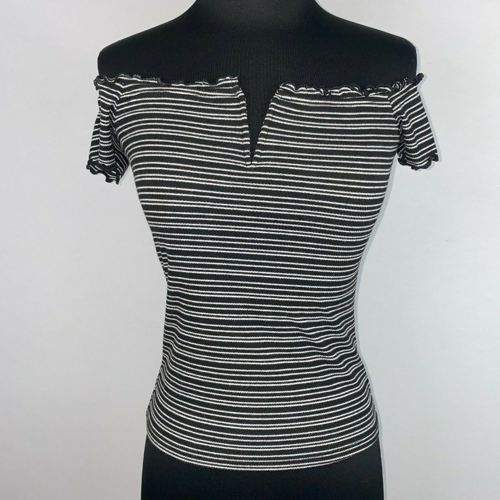 Aero Seriously Soft Juniors S Striped Off The Shoulder Wired V-Neck Crop Top